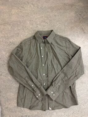 Men's Untuckit Olive Green Button-Up Shirt Size Medium